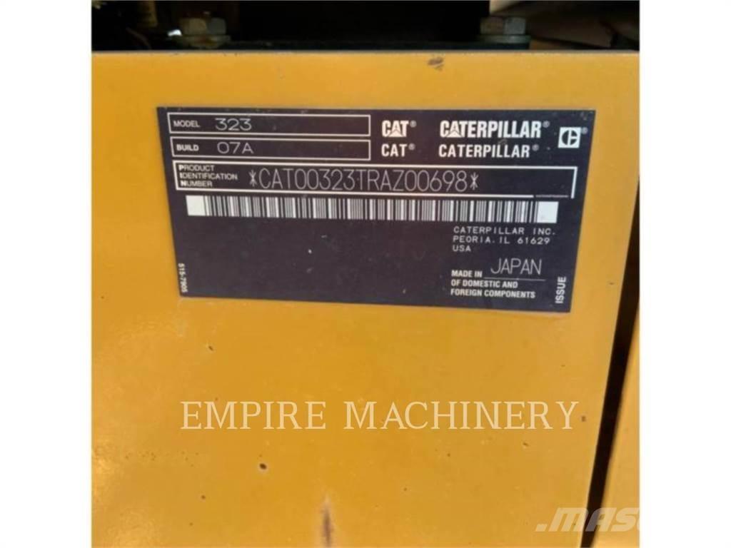 CAT 323-07 Гусеничні екскаватори