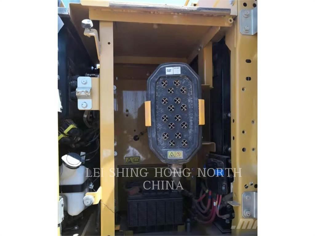 CAT 323-07 Гусеничні екскаватори