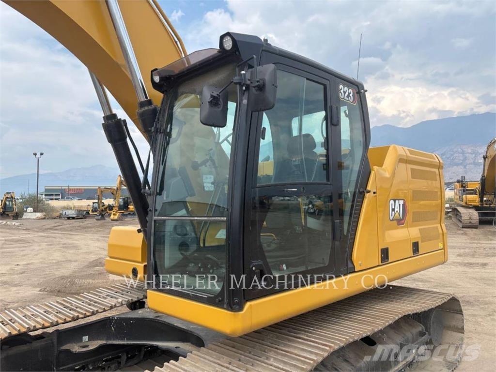 CAT 323 CF Гусеничні екскаватори