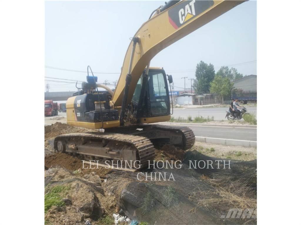 CAT 323D2L Гусеничні екскаватори