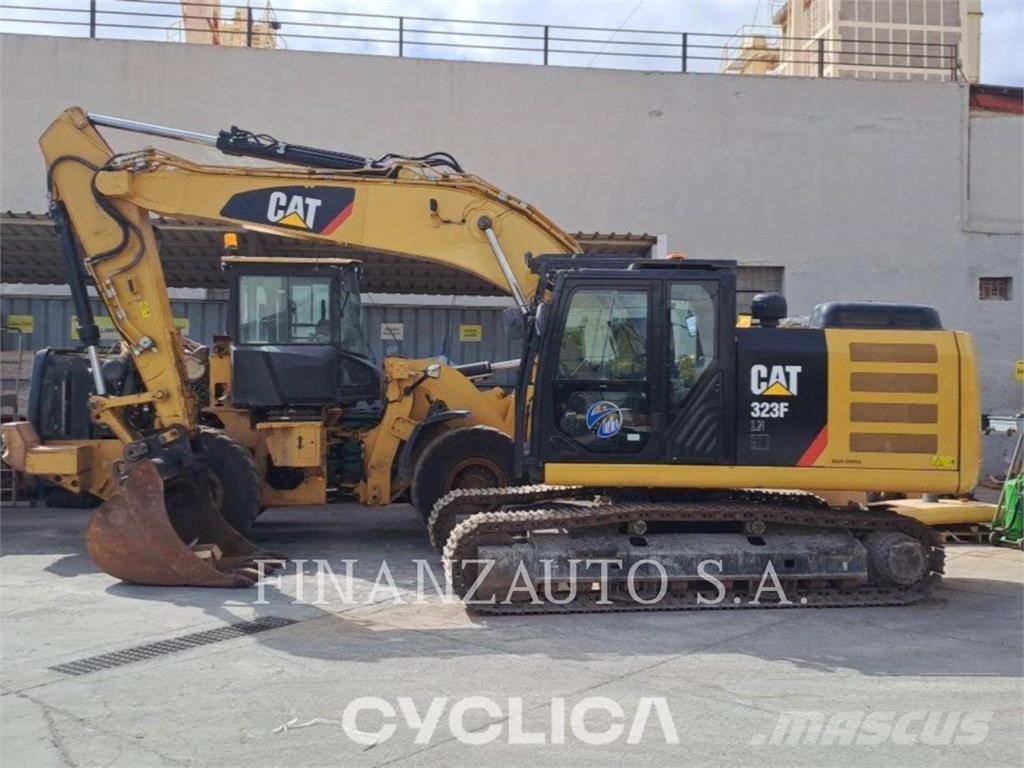 CAT 323F Гусеничні екскаватори