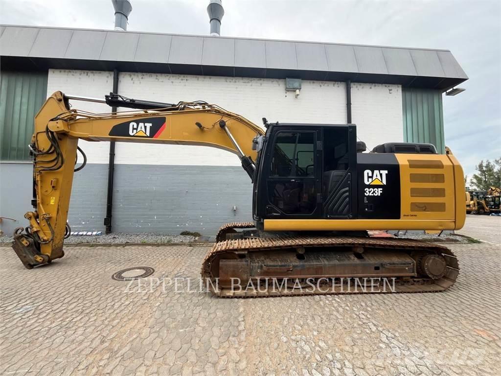 CAT 323FL Гусеничні екскаватори