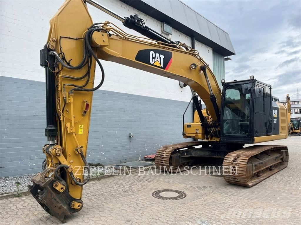CAT 323FL Гусеничні екскаватори