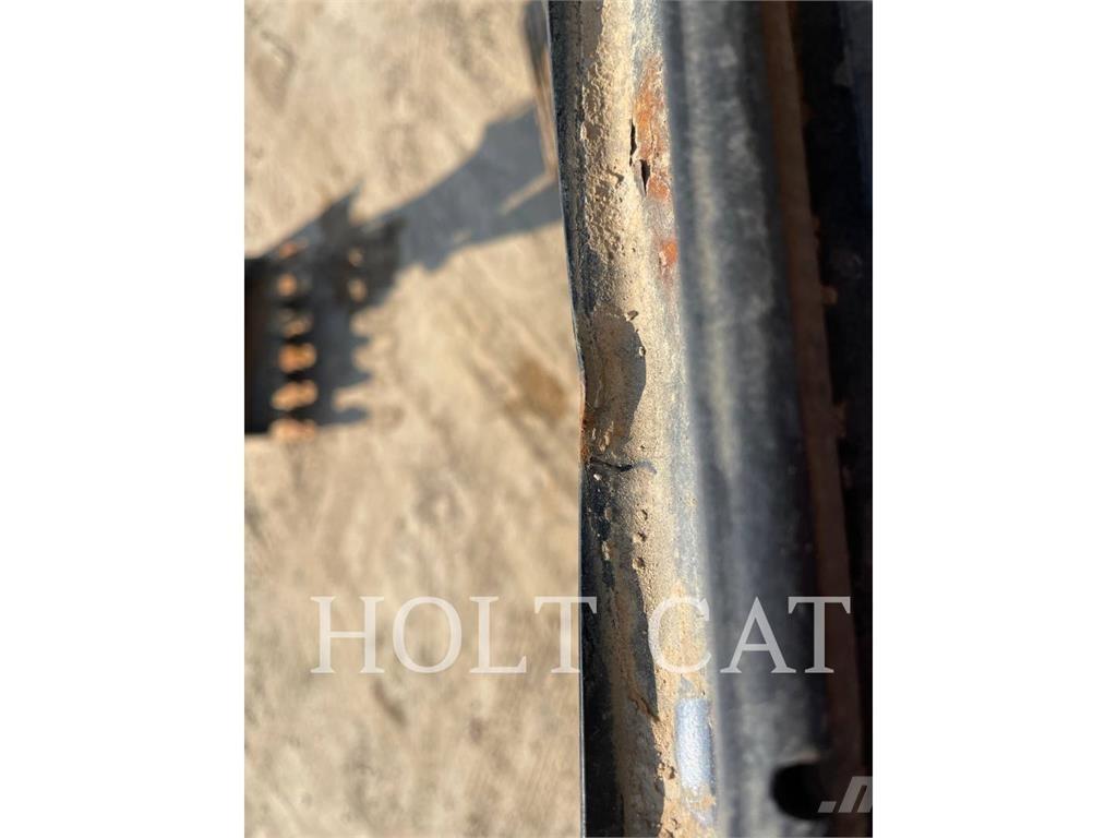 CAT 323FL Гусеничні екскаватори