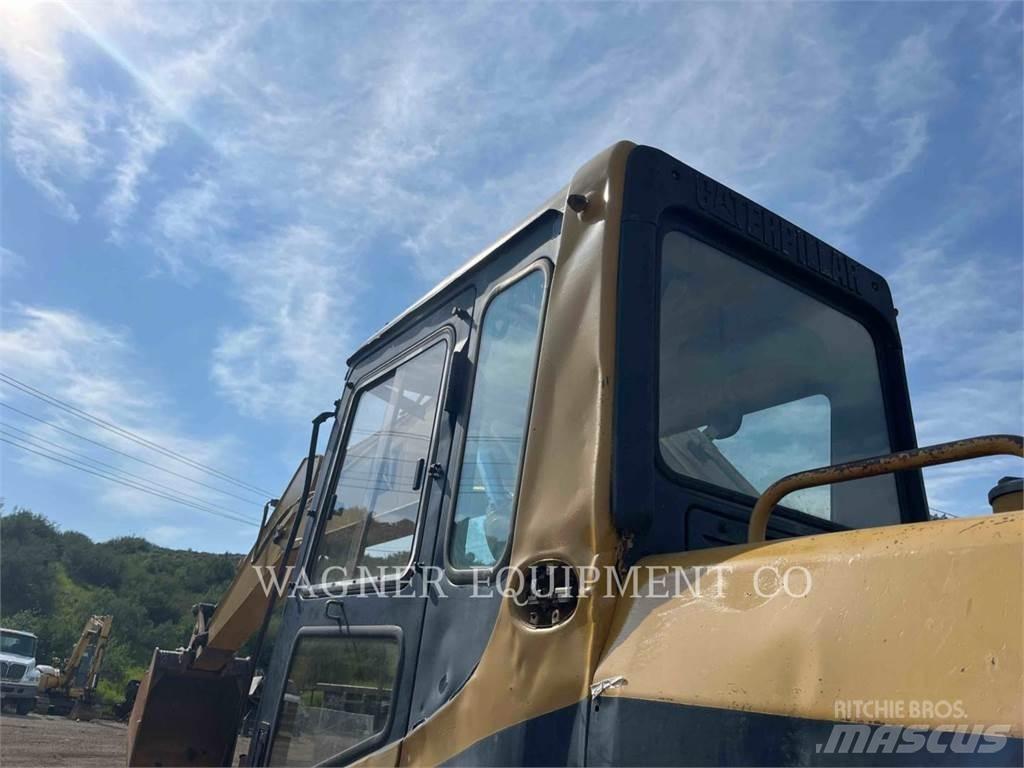CAT 325 Гусеничні екскаватори