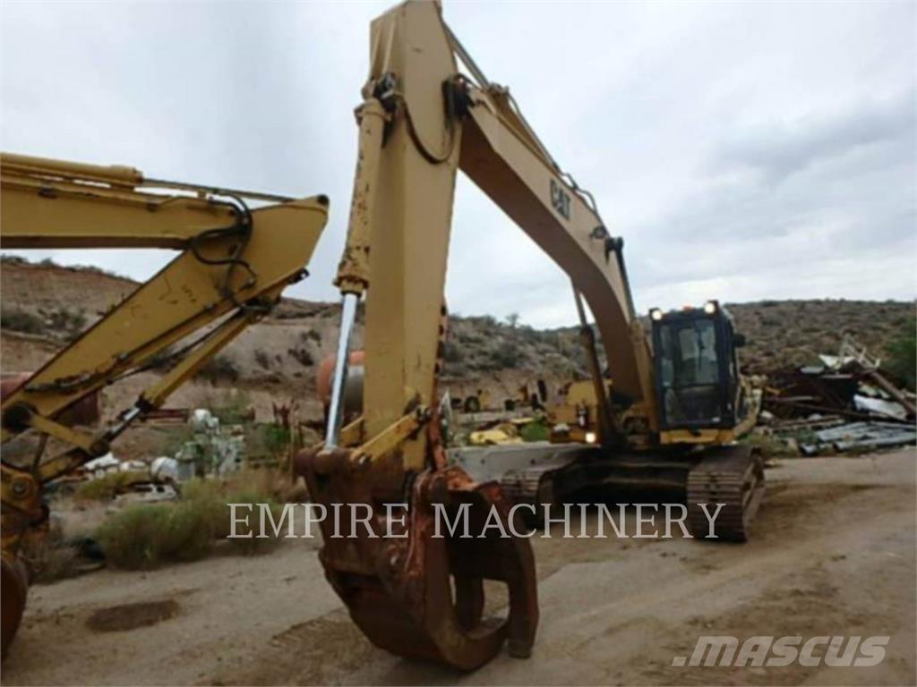 CAT 325 Гусеничні екскаватори