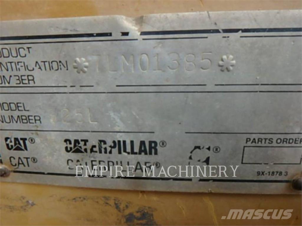 CAT 325 Гусеничні екскаватори