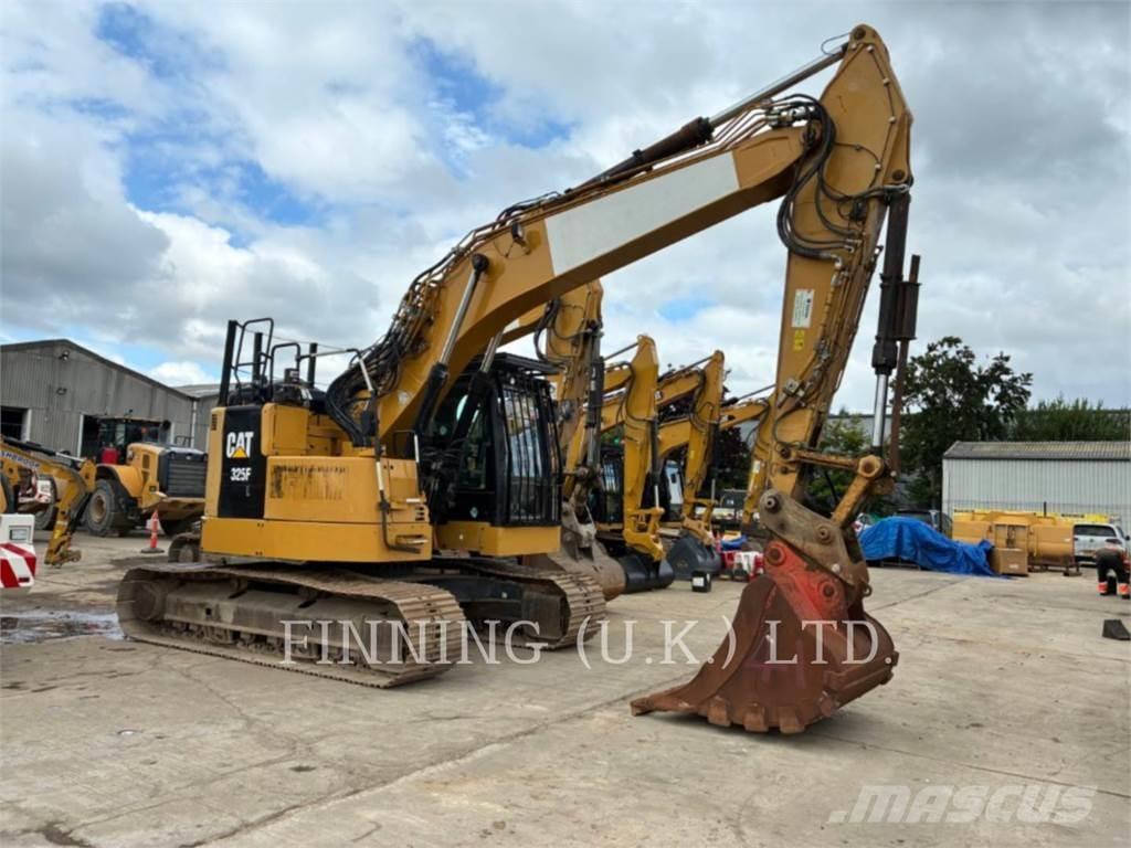 CAT 325FL Гусеничні екскаватори