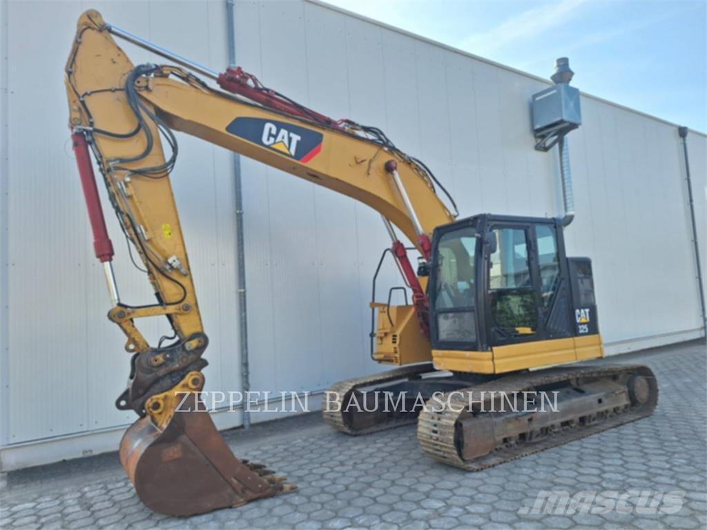CAT 325FL Гусеничні екскаватори