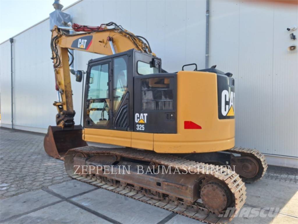 CAT 325FL Гусеничні екскаватори