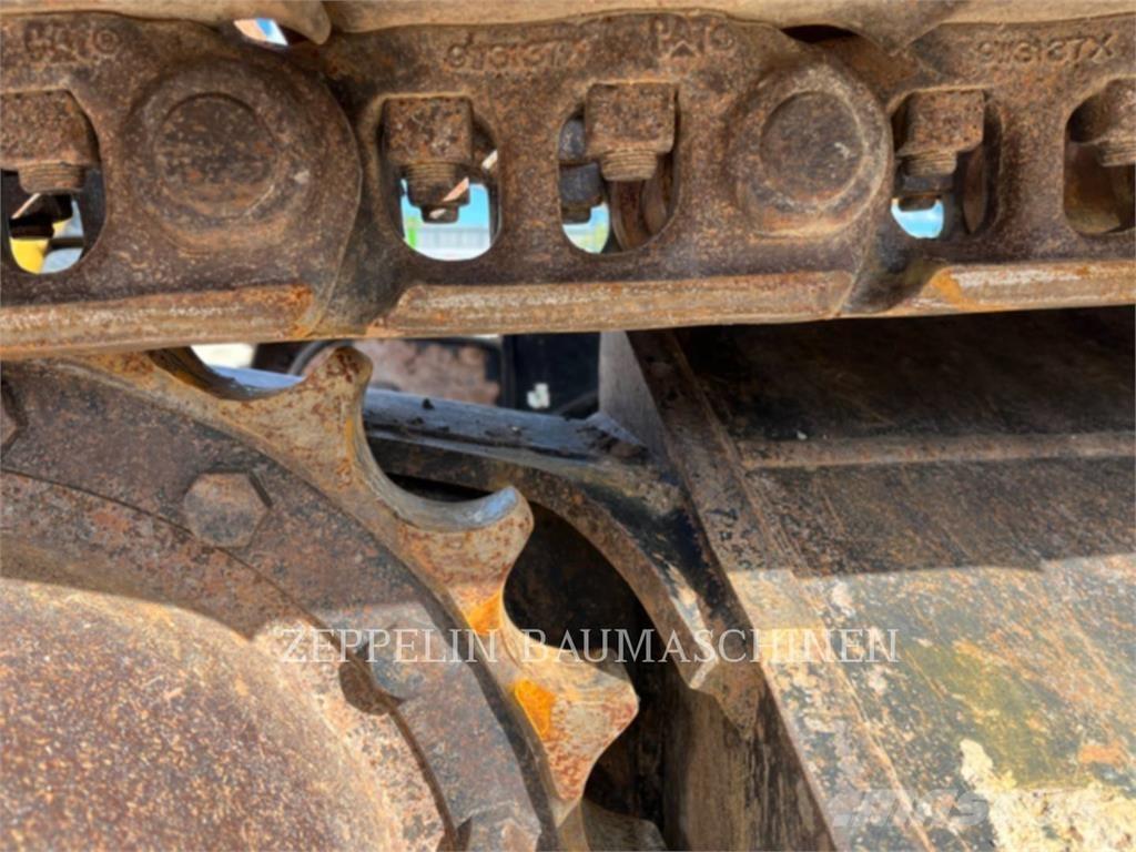 CAT 325FL Гусеничні екскаватори