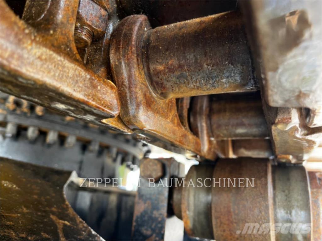 CAT 325FL Гусеничні екскаватори