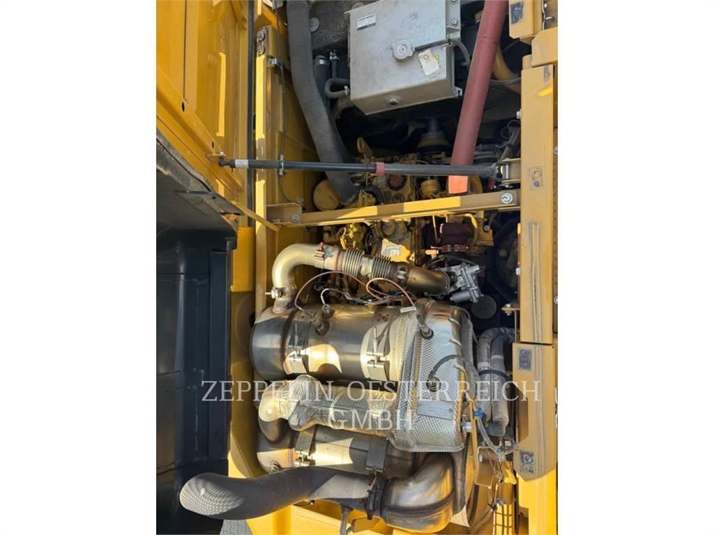 CAT 325FLCR Гусеничні екскаватори