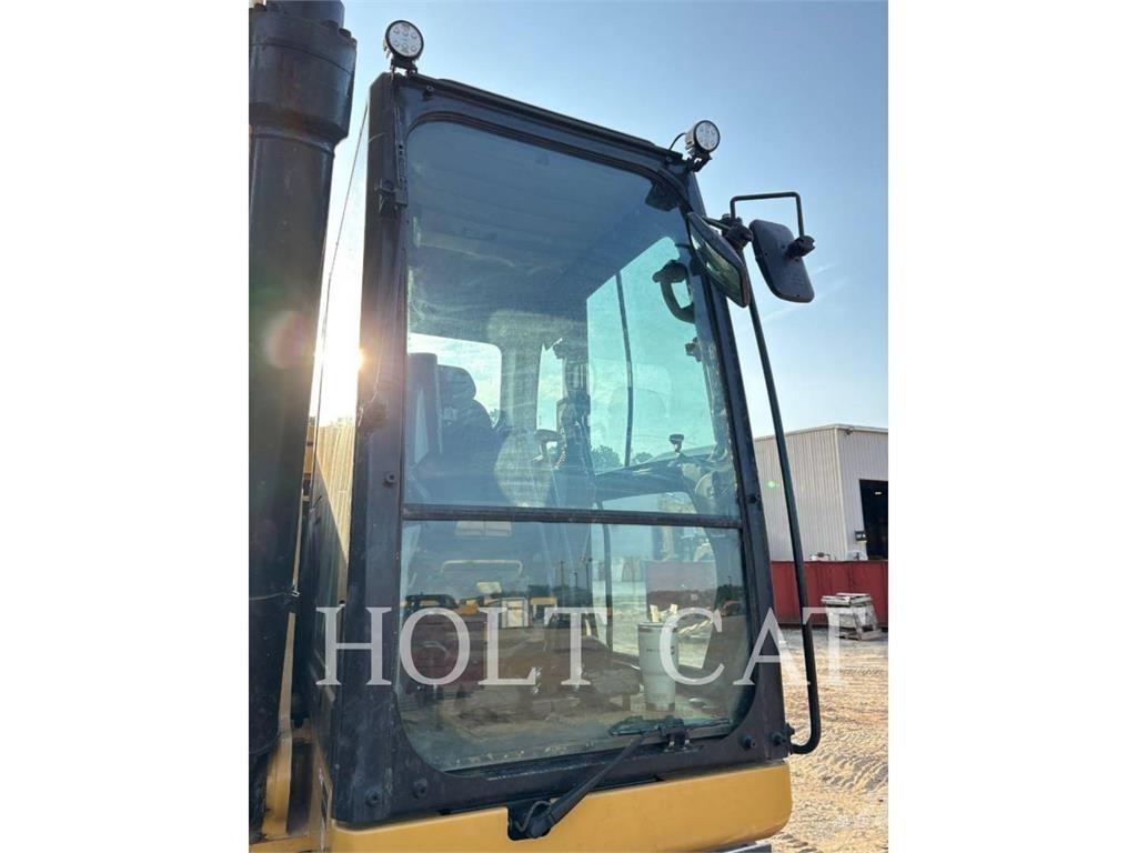 CAT 326 Гусеничні екскаватори