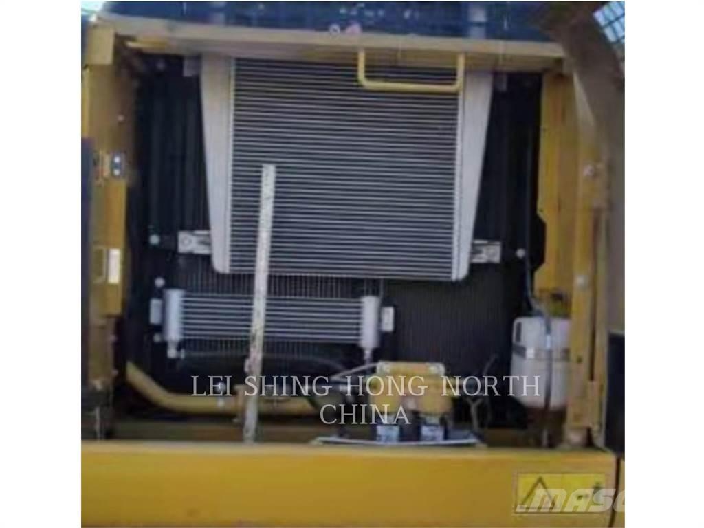 CAT 326D2L Гусеничні екскаватори