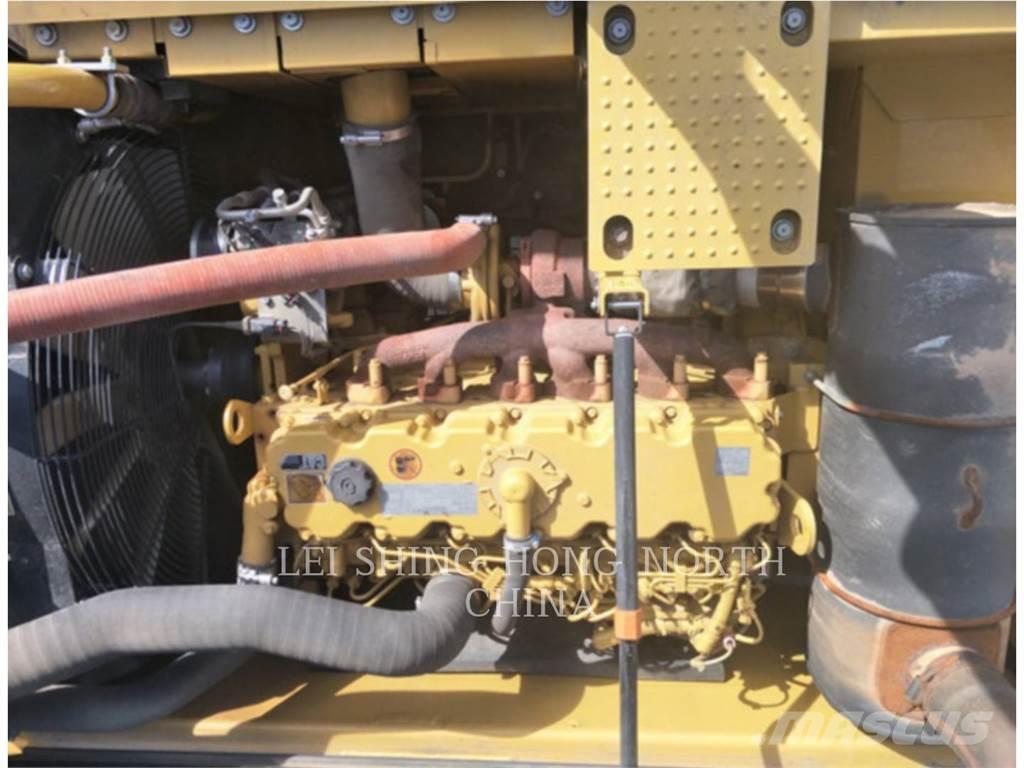 CAT 326D2L Гусеничні екскаватори