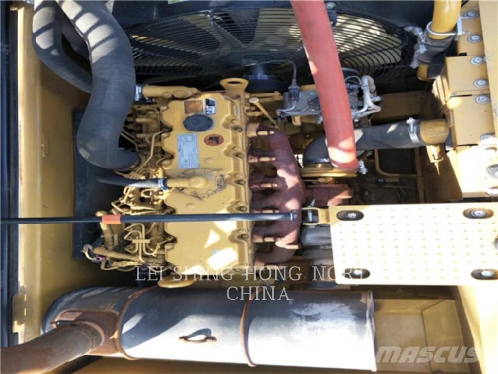 CAT 326D2L Гусеничні екскаватори