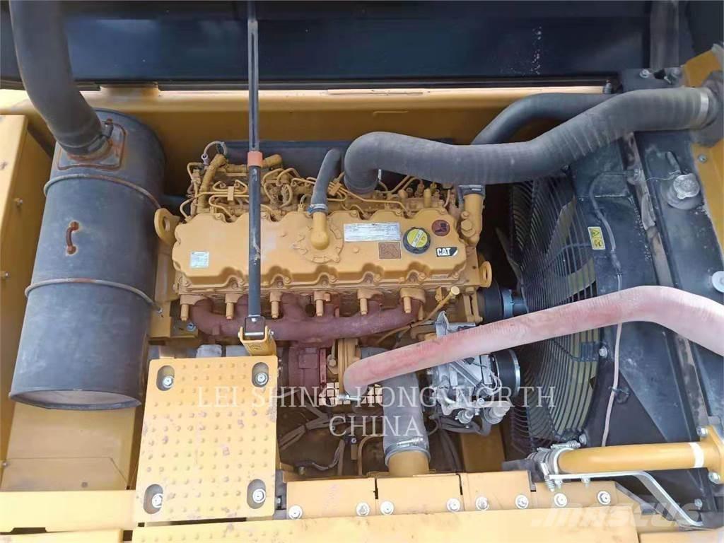 CAT 326D2L Гусеничні екскаватори