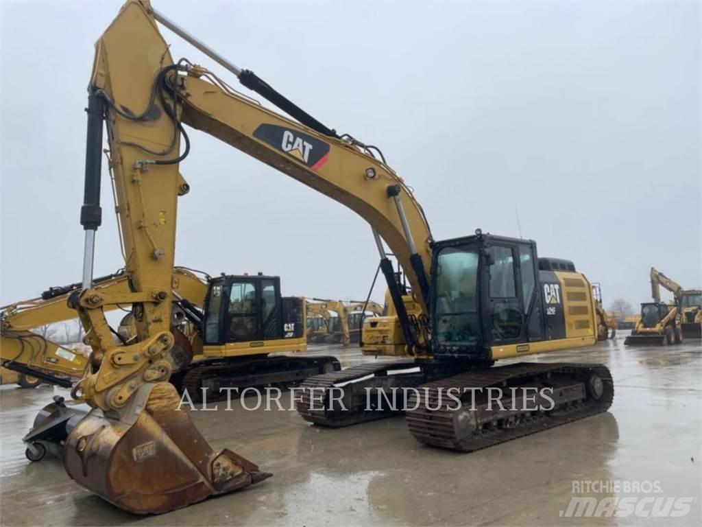 CAT 326FL Гусеничні екскаватори