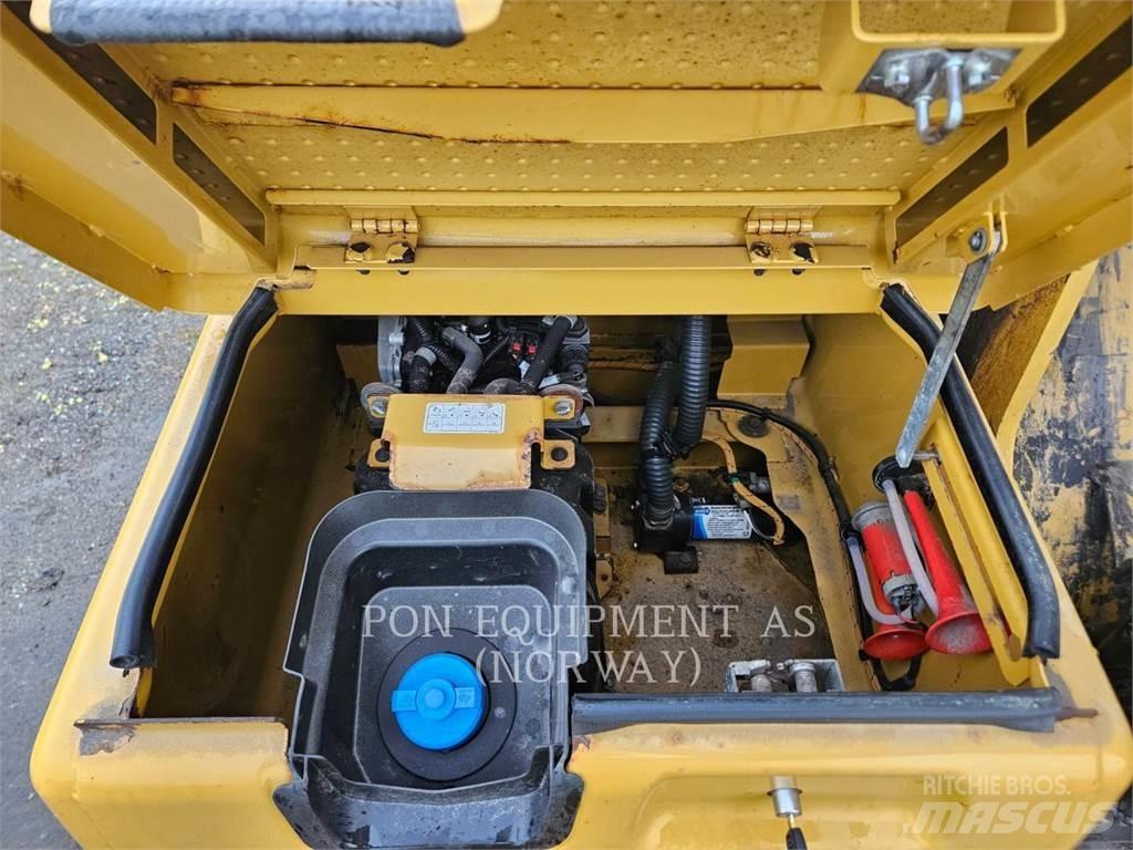 CAT 326FL Гусеничні екскаватори