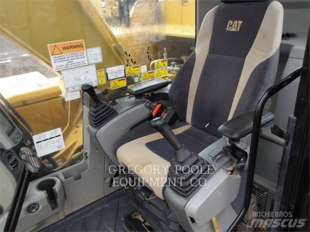 CAT 326FL Гусеничні екскаватори