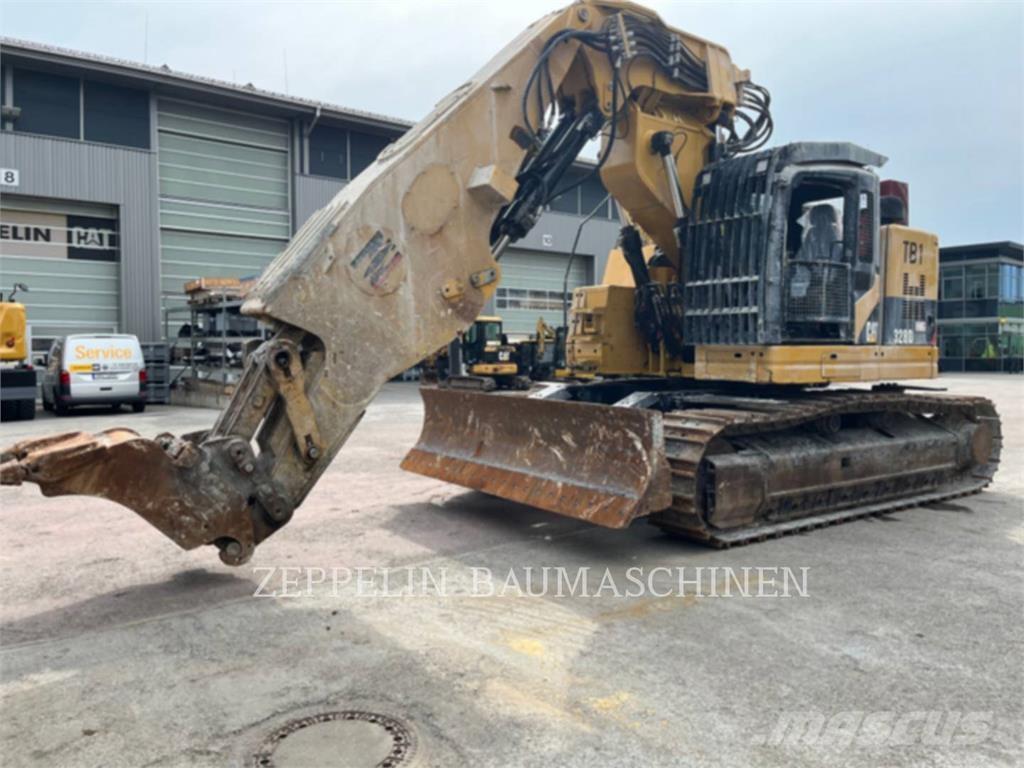 CAT 328DTUNNEL Гусеничні екскаватори