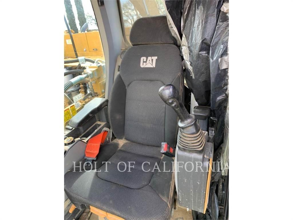 CAT 330 Гусеничні екскаватори
