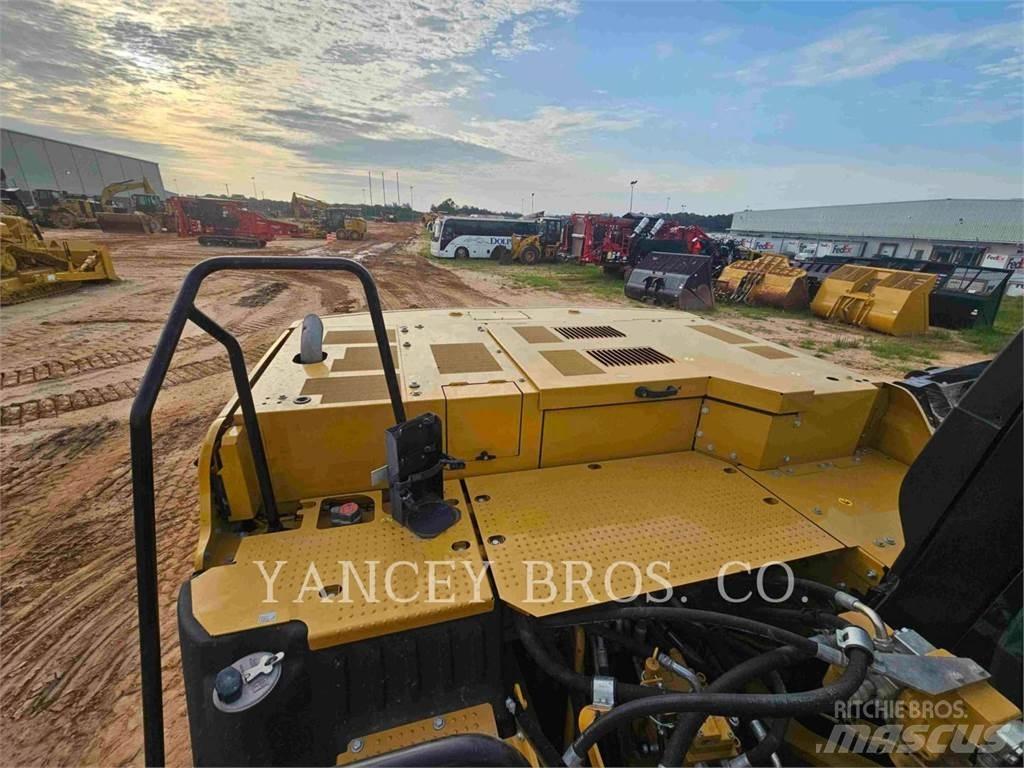 CAT 330 Гусеничні екскаватори