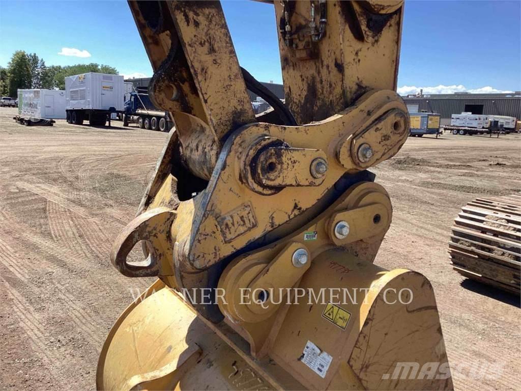 CAT 330 Гусеничні екскаватори