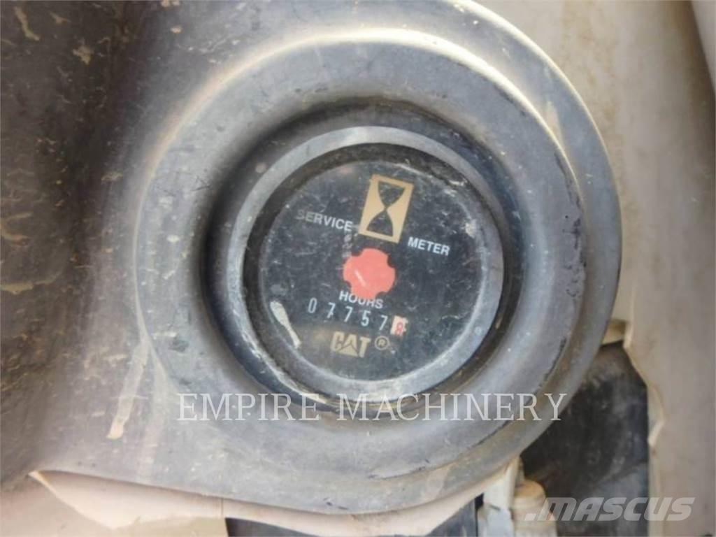 CAT 330CL Гусеничні екскаватори