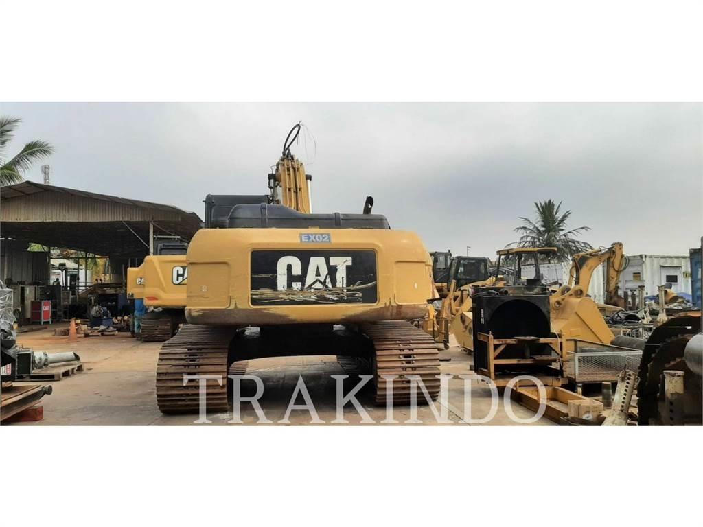CAT 330D2L Гусеничні екскаватори