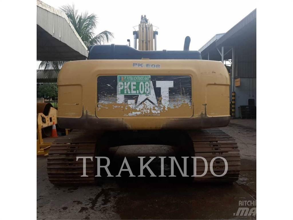 CAT 330D2L Гусеничні екскаватори