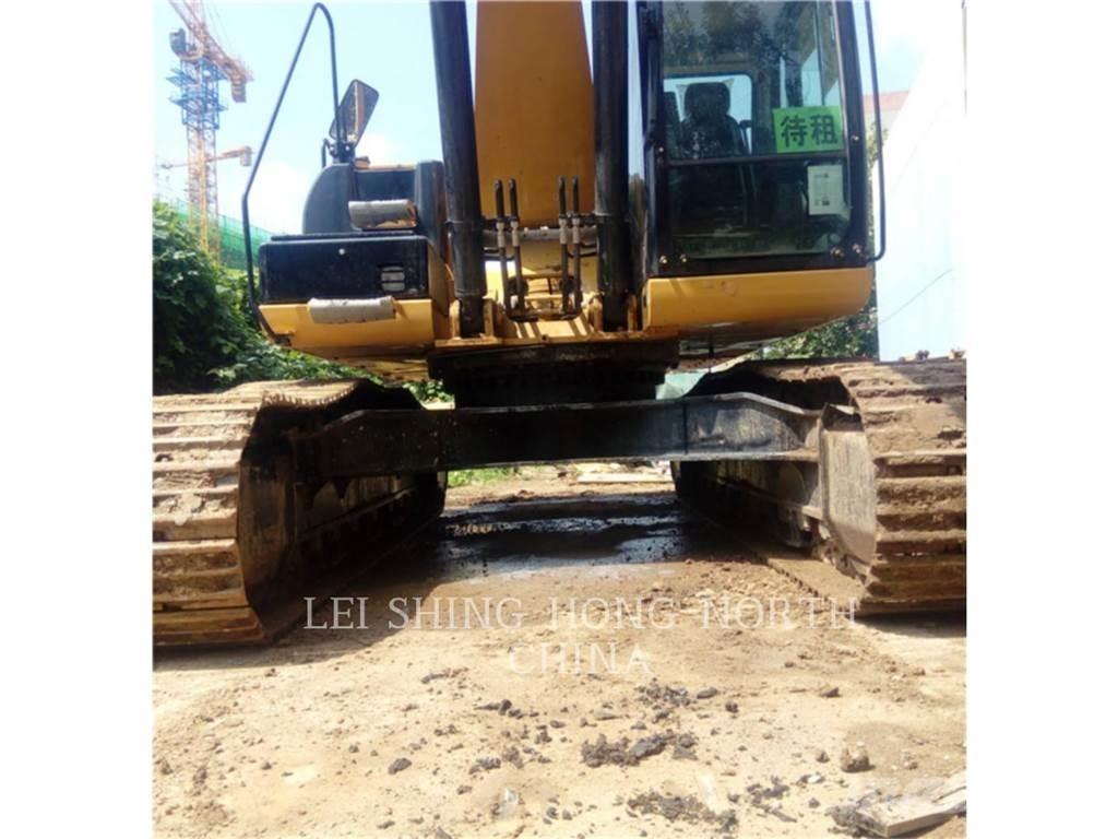 CAT 330D2L Гусеничні екскаватори