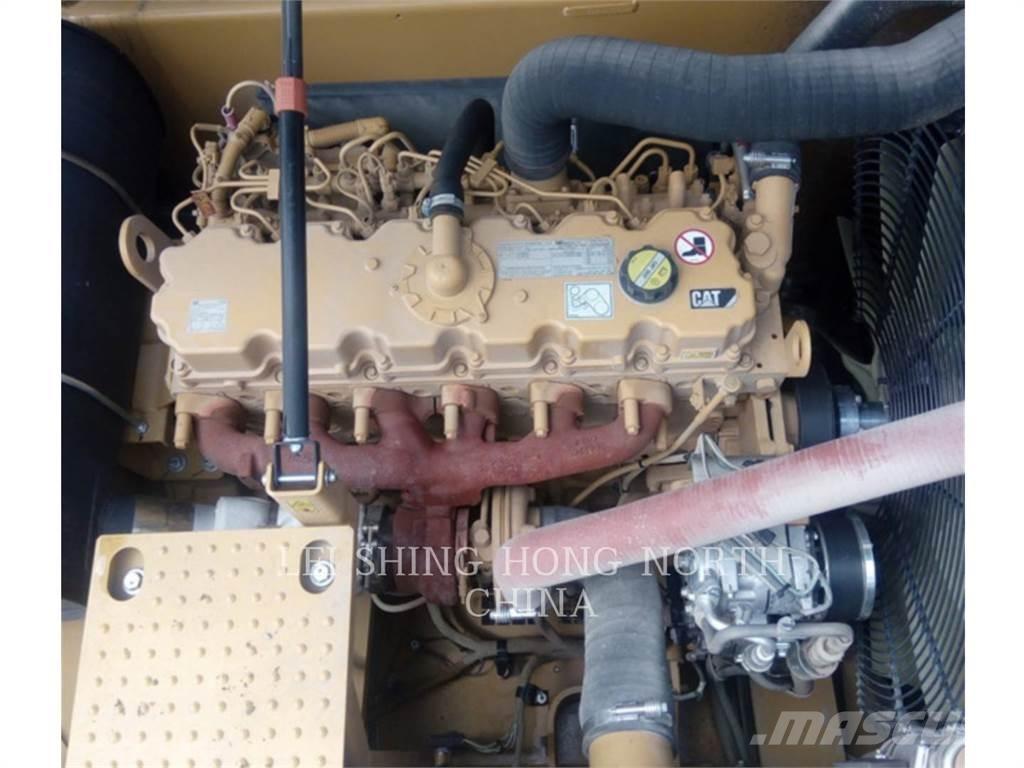 CAT 330D2L Гусеничні екскаватори