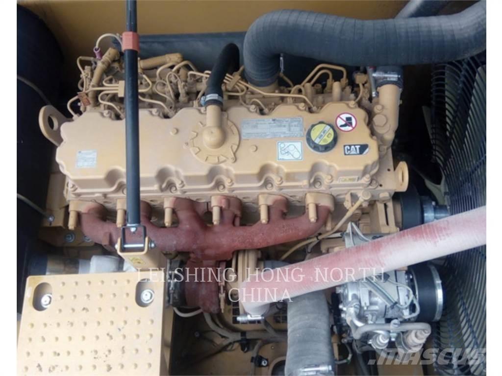 CAT 330D2L Гусеничні екскаватори