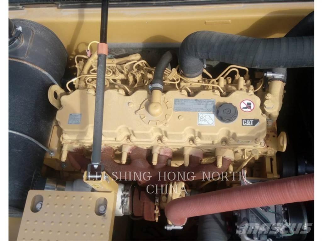 CAT 330D2L Гусеничні екскаватори