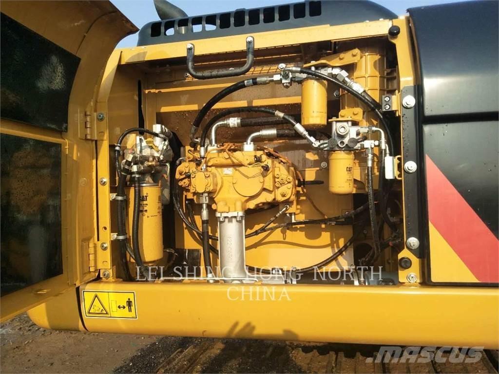 CAT 330D2L Гусеничні екскаватори
