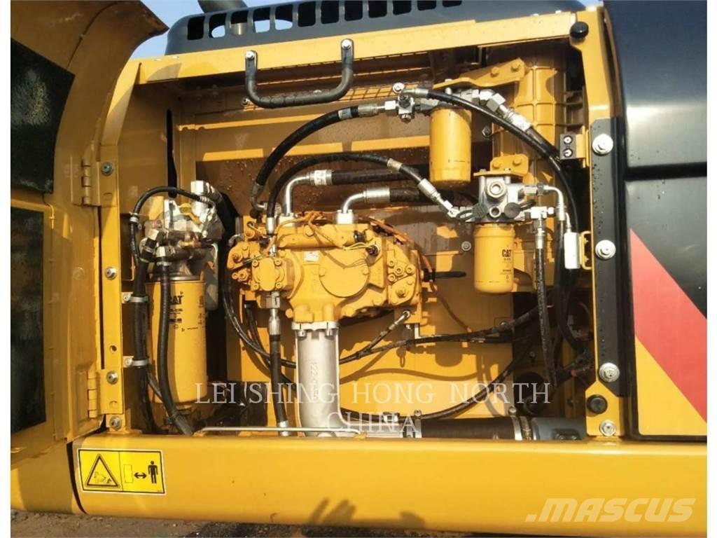CAT 330D2L Гусеничні екскаватори