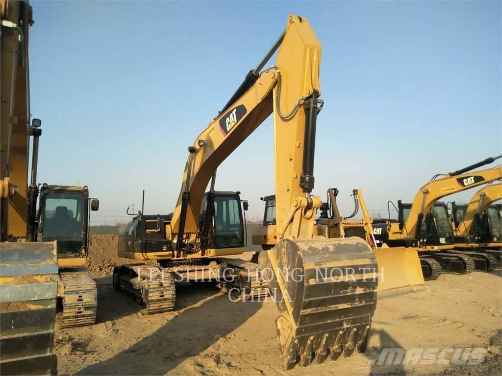 CAT 330D2L Гусеничні екскаватори