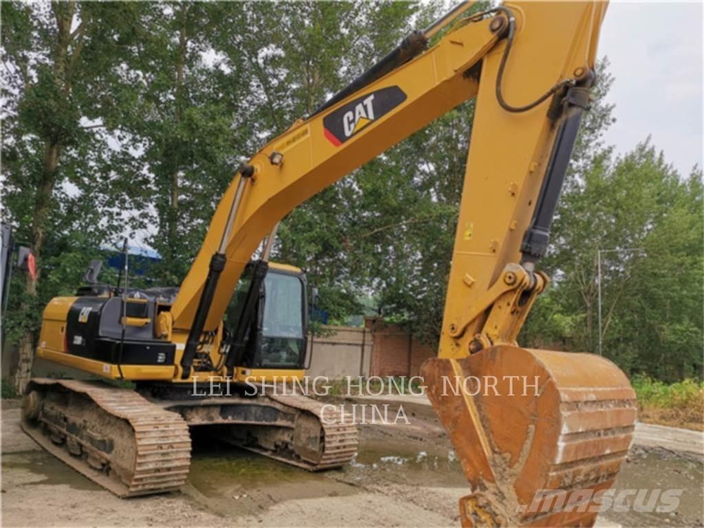 CAT 330D2L Гусеничні екскаватори