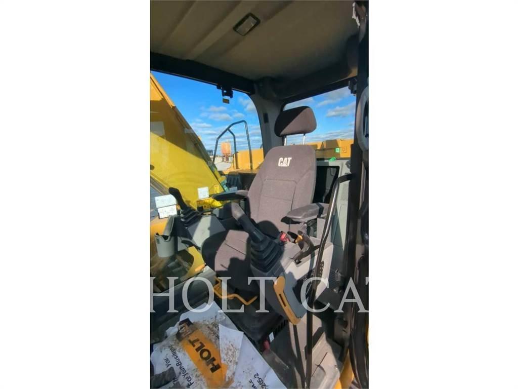 CAT 330GC Гусеничні екскаватори
