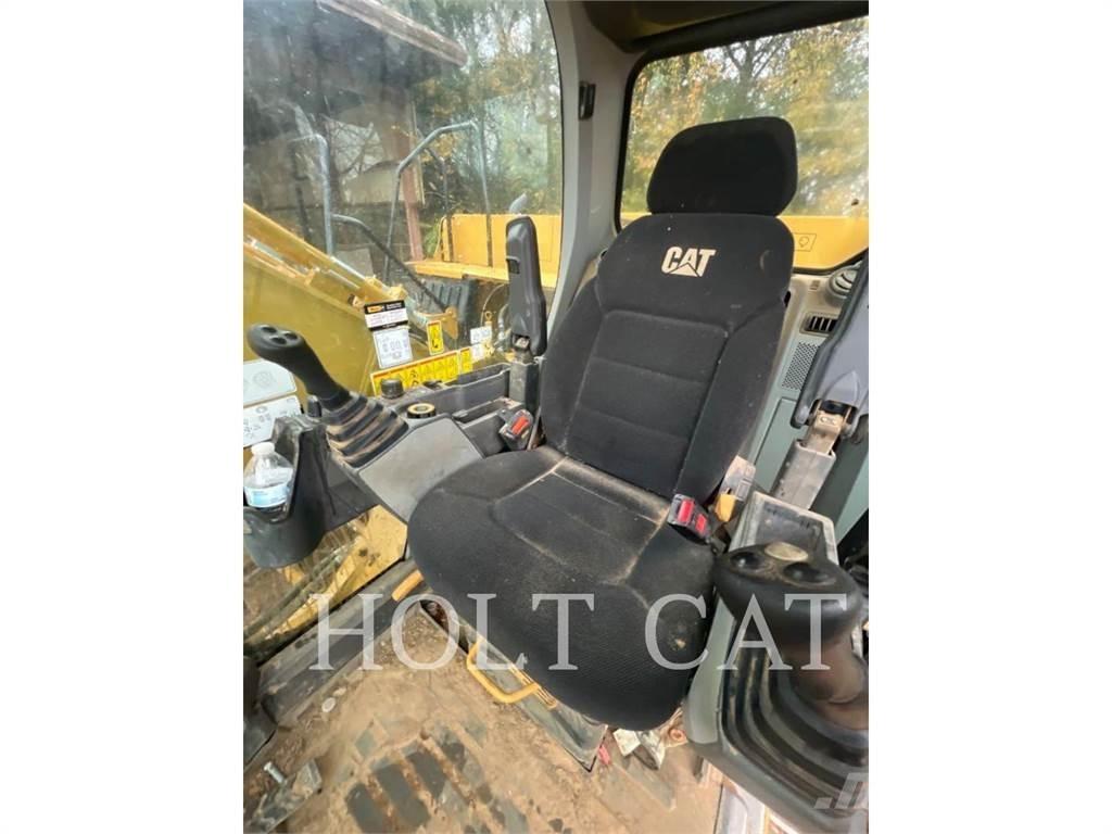 CAT 330GC Гусеничні екскаватори