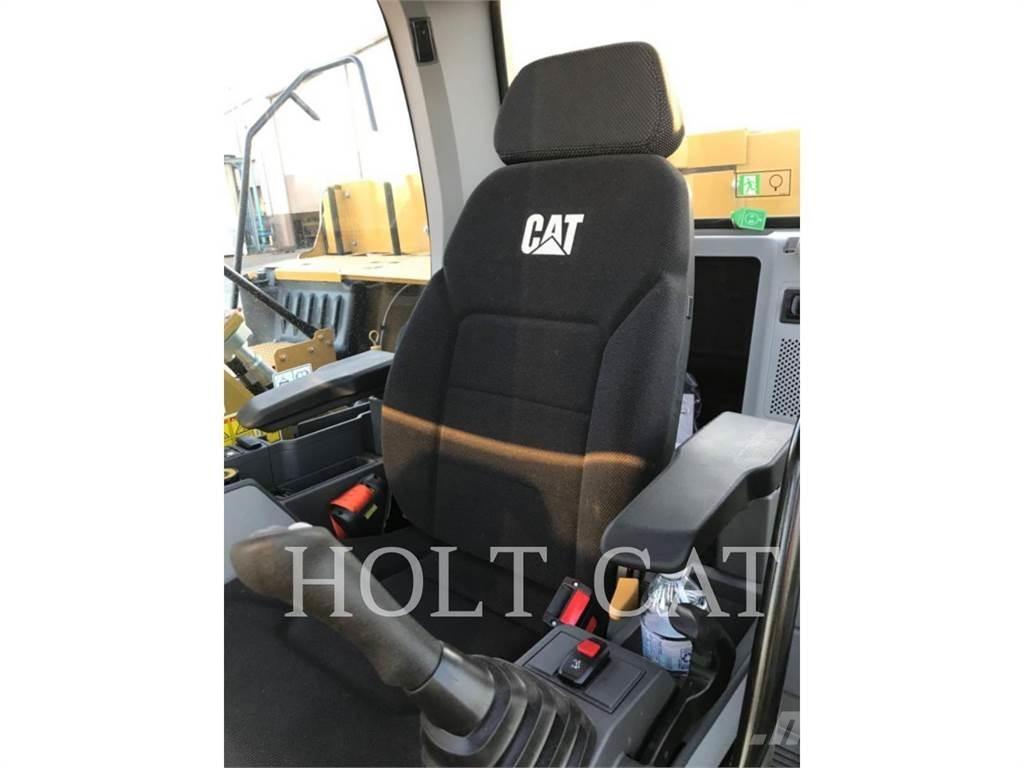 CAT 330GC Гусеничні екскаватори