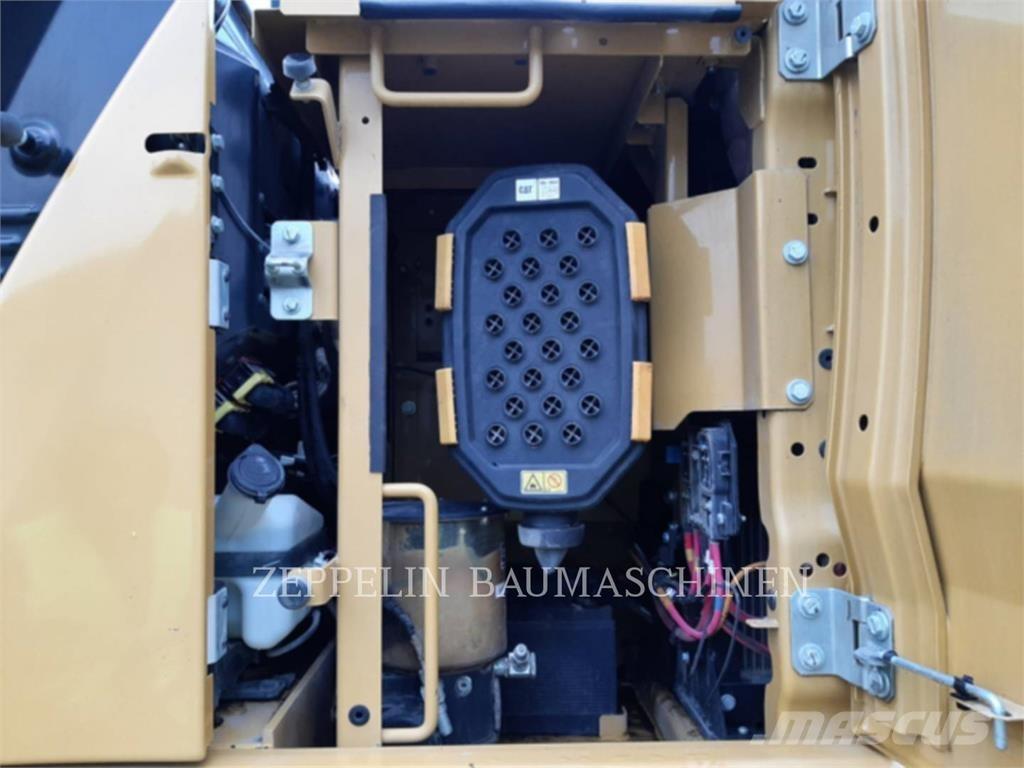 CAT 330GC Гусеничні екскаватори