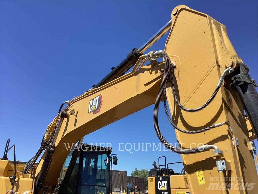 CAT 335 Гусеничні екскаватори
