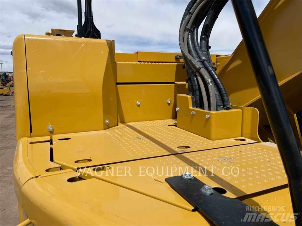 CAT 335 Гусеничні екскаватори