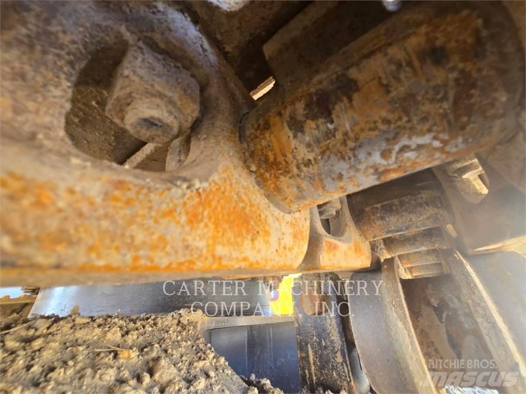 CAT 335FLCR Гусеничні екскаватори