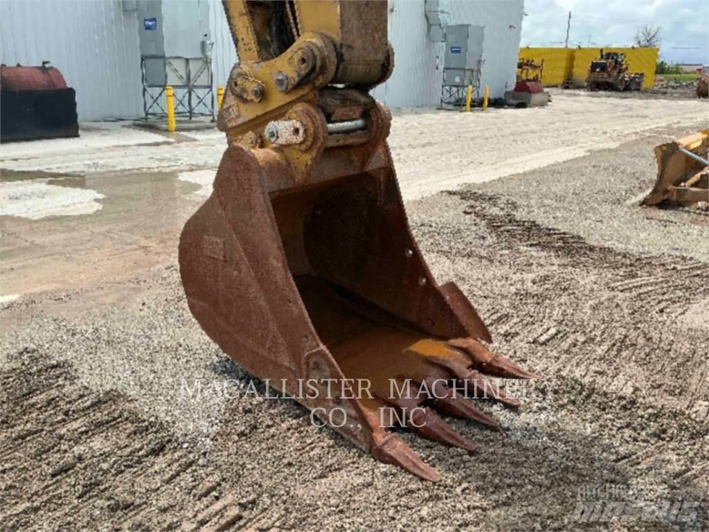 CAT 336 Гусеничні екскаватори