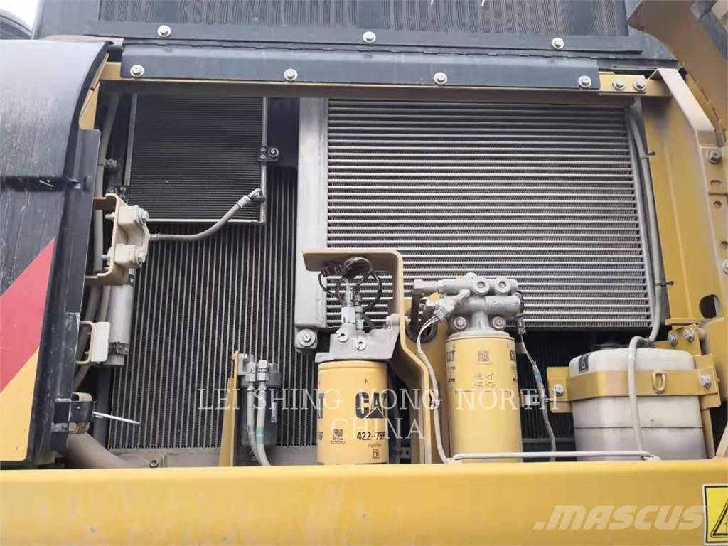 CAT 340D2L Гусеничні екскаватори