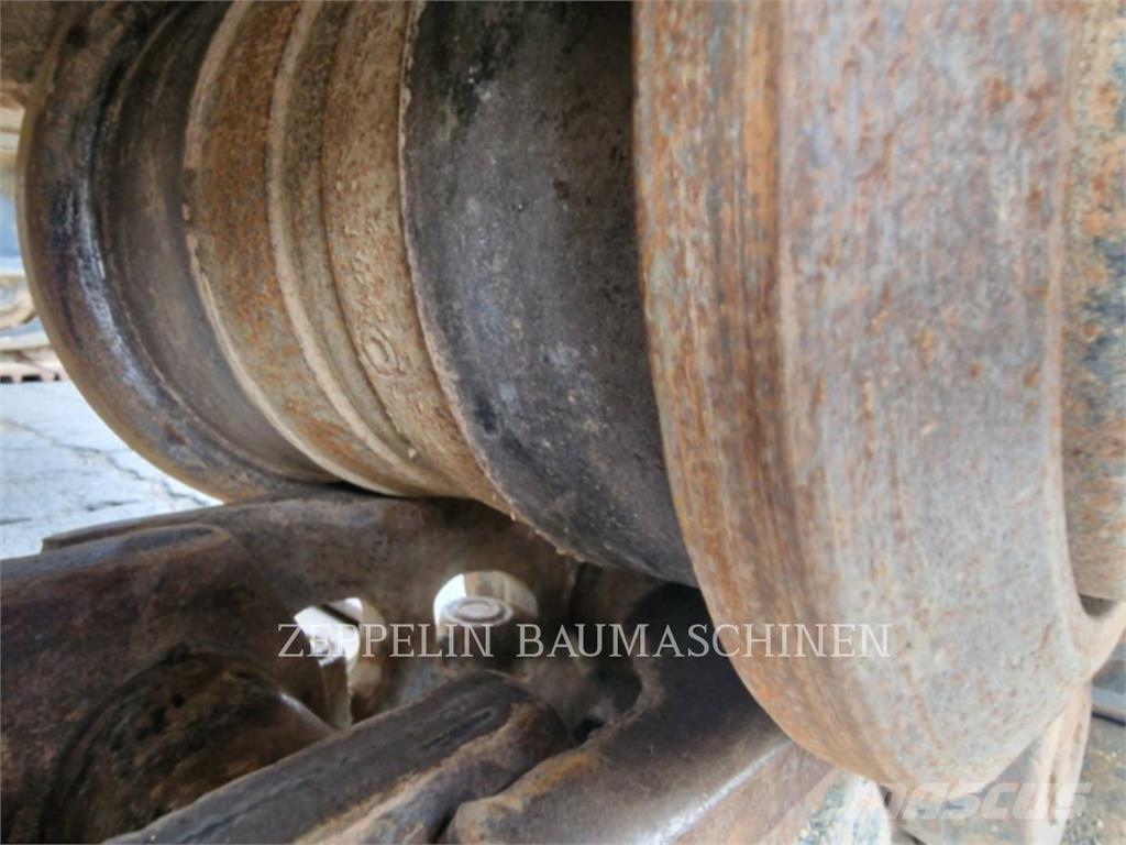 CAT 352-07A Гусеничні екскаватори